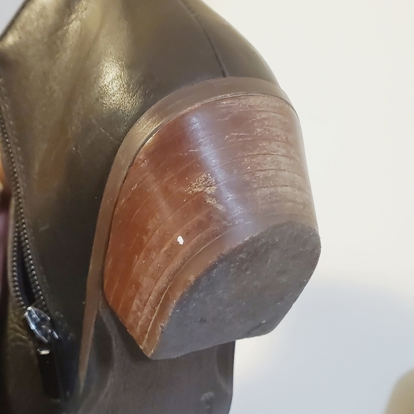 Crown Vintage Tabitha black Leather ankle booties size 8M - Picture 10 of 11